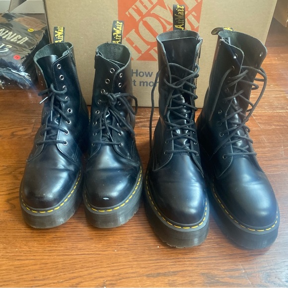 || SOLD ||. Doc Marten Plat Boots - Picture 1 of 8